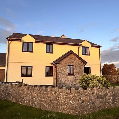 4 Bedroom Detached Farmhouse Mountain Views Beaumaris Esterno foto