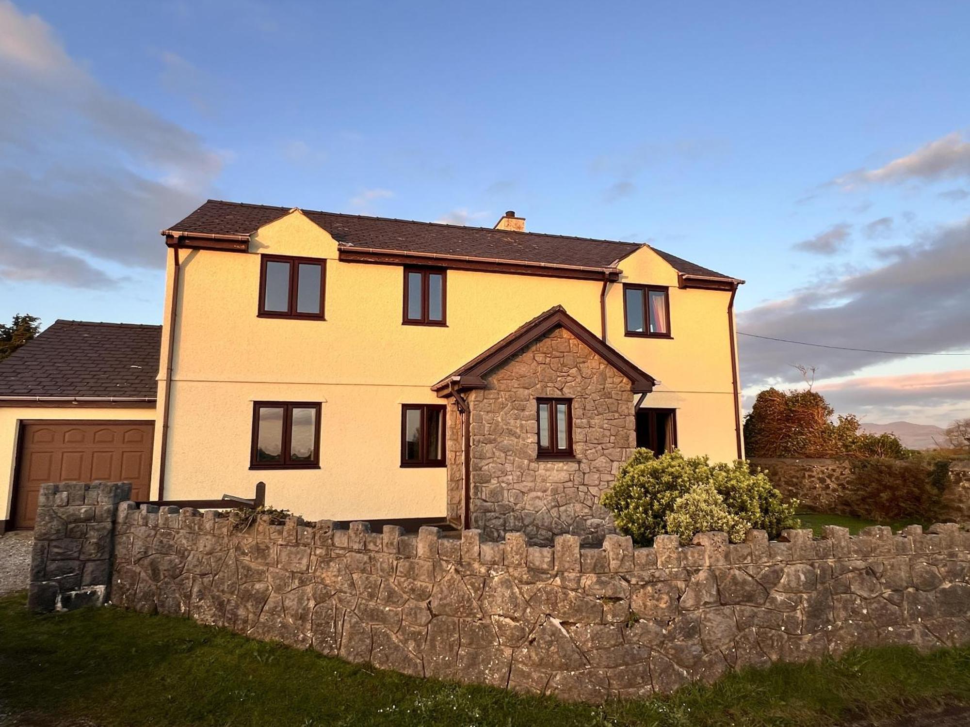 4 Bedroom Detached Farmhouse Mountain Views Beaumaris Esterno foto